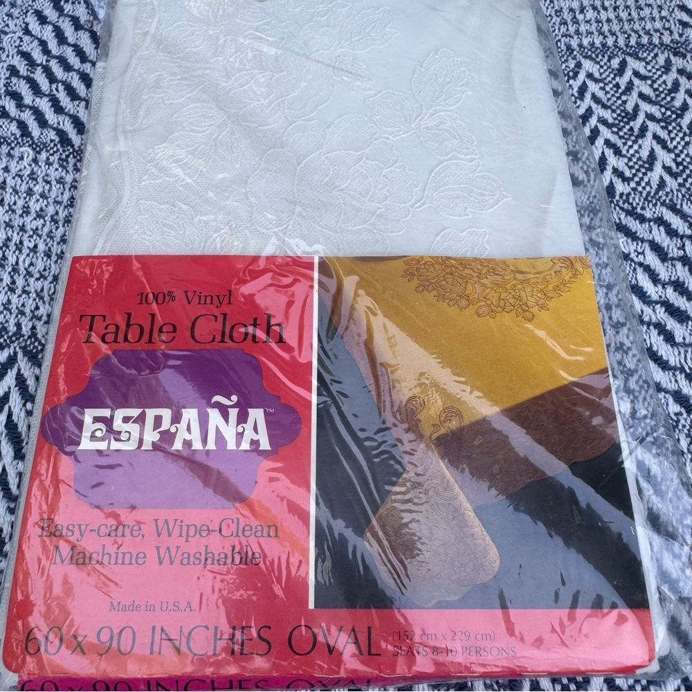 Vintage España White Vinyl Tablecloth